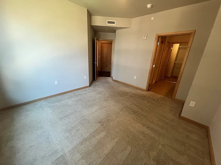 Venture Luxury High Rise — Photo 264