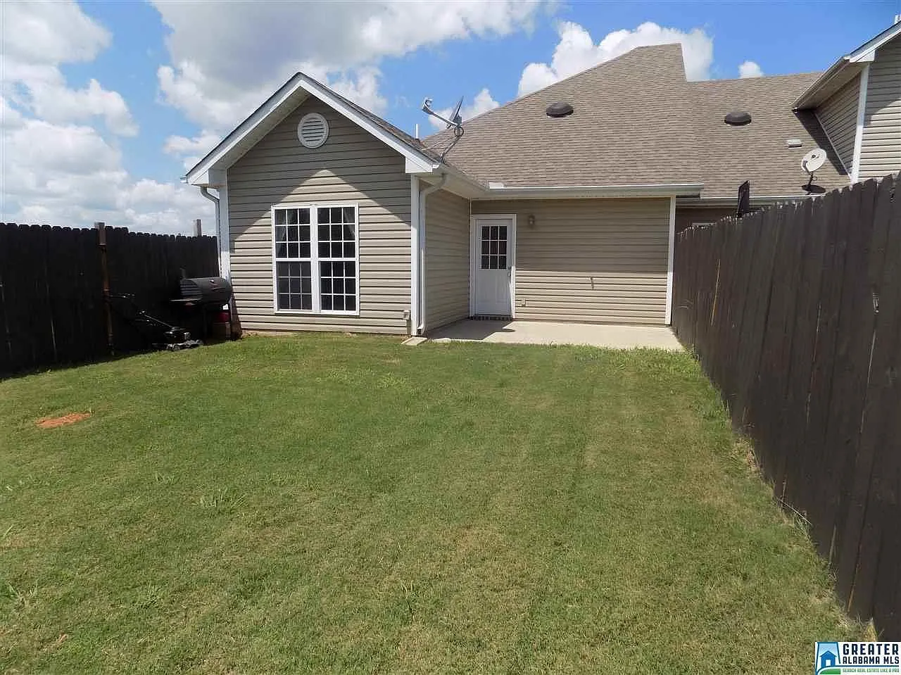 3 bed, 1250 sqft, $1,550 — Photo 4