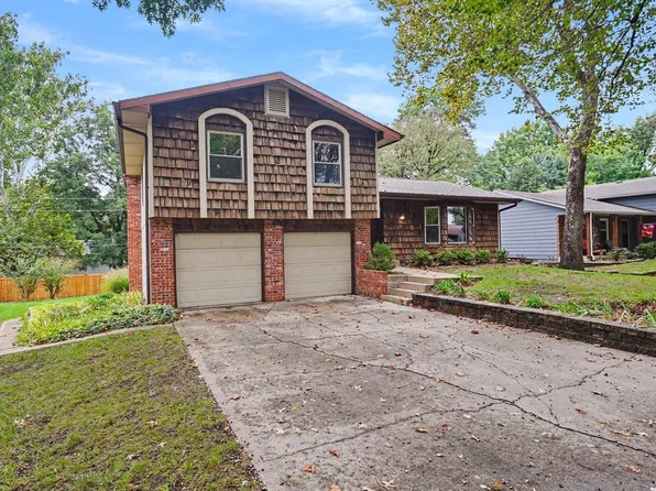 2917 Topeka Ln, Lawrence, KS 66047