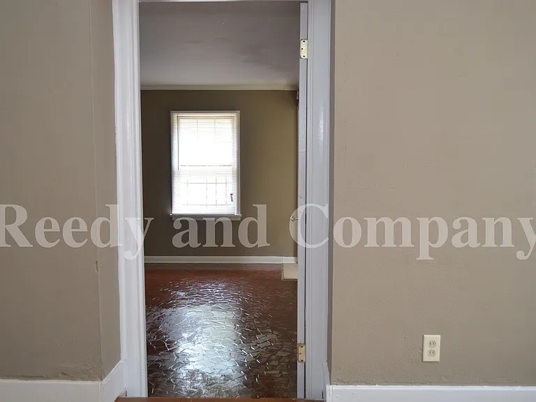 First Month Free; Adorable Duplex In Crosstown Area! — Photo 11