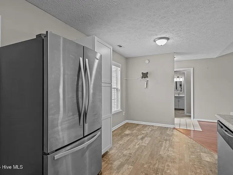 300 Foxhall Rd — Photo 10