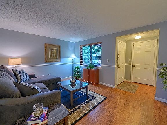 3rd image of 5060 Beckenham Ct