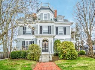 39 Broad St APT 3, Newburyport, MA 01950