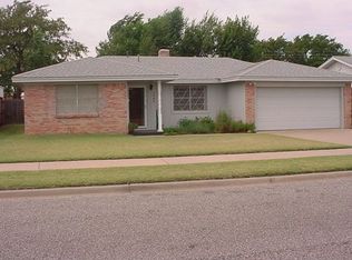 2405 Navajo Rd, Pampa, TX 79065