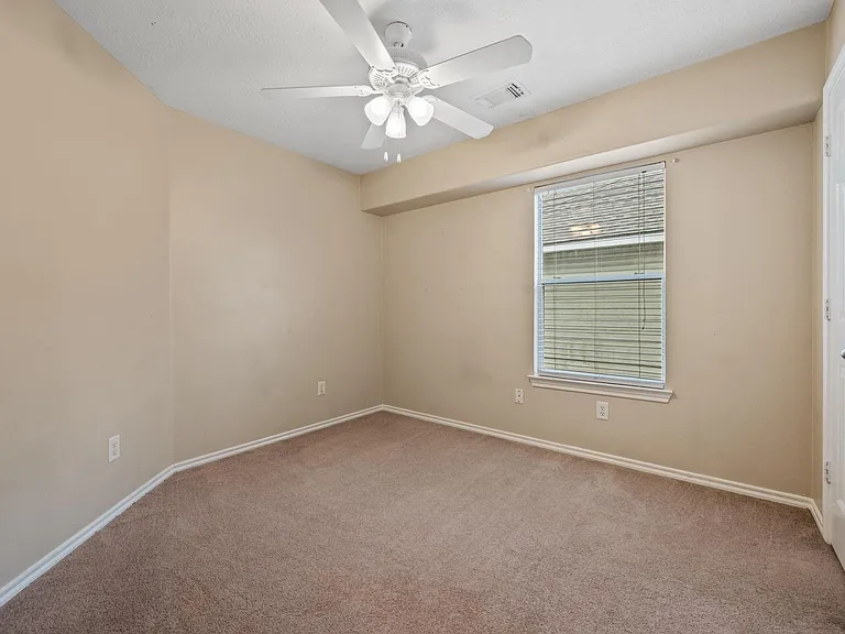 8714 Thistlemoor Ln — Photo 12