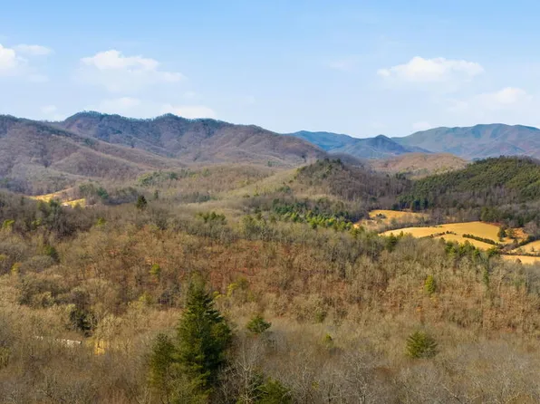 7 Quail Ridge Rd, Franklin, NC 28734