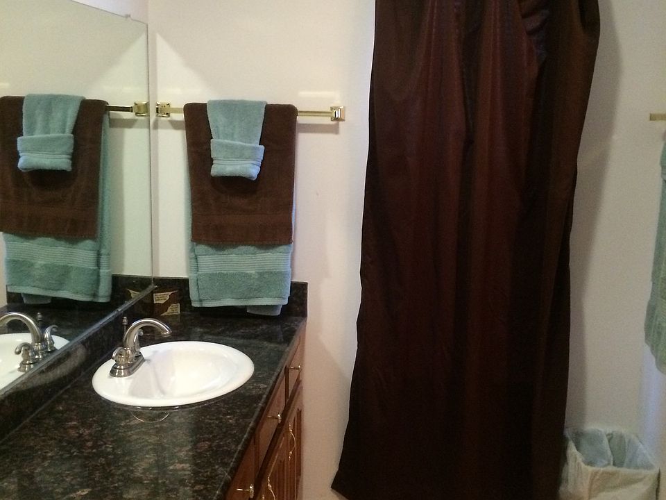 Downstairs bathroom, 2 sinks