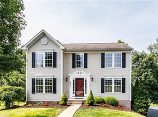 497 Jenny Dr, Gibsonia, PA 15044