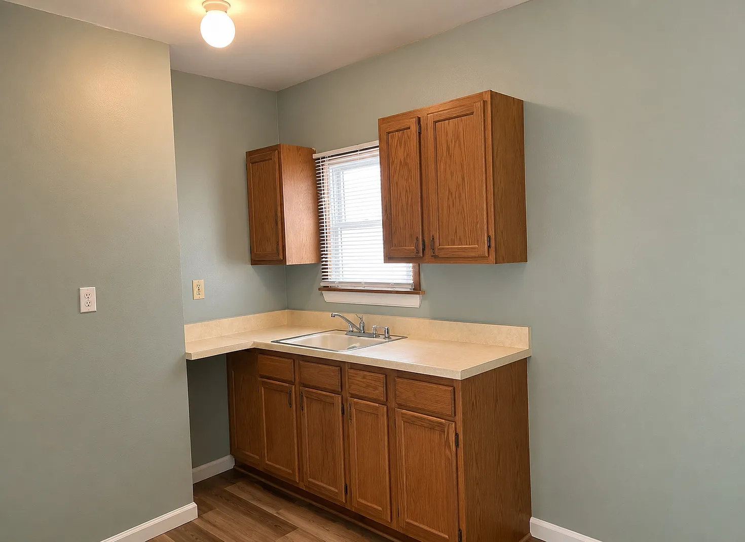 Glide Ln, Holtsville — Photo 4