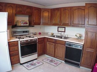113 Carolina Ave, Westover, WV