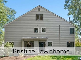 18 Spruce Run, Ramsey, NJ 07446