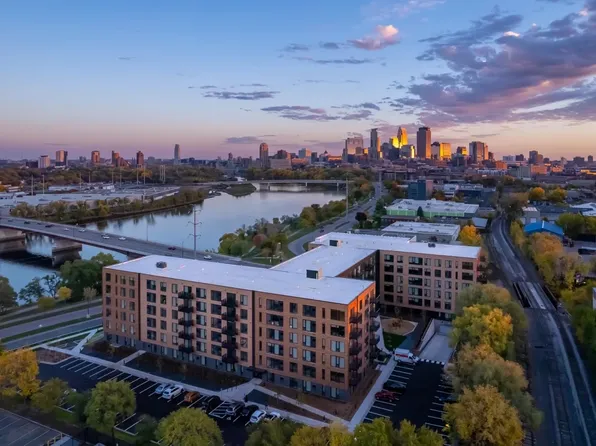 Peregrine, 2035 W River Rd N, Minneapolis, MN 55411