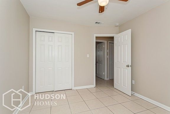 5th image of 406 N Saturn Ave