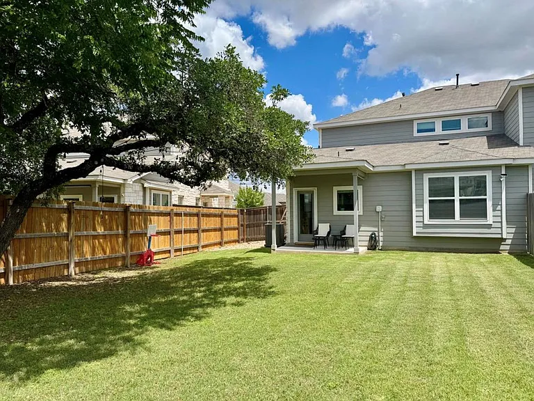 2317 Calvert Dr — Photo 9