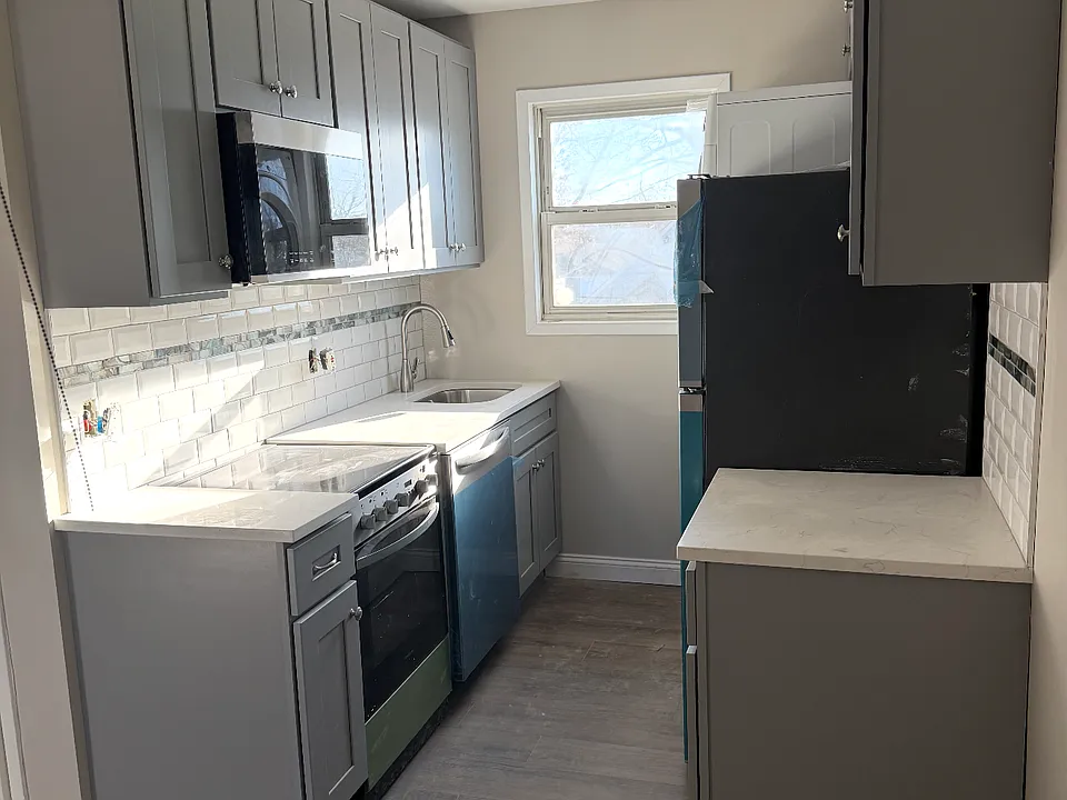 2 Dogwood Ln #2