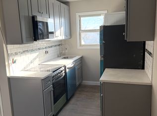 2 Dogwood Ln #2, Levittown, NY 11756