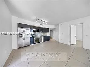 31 SE 6th St #1402 — Photo 7