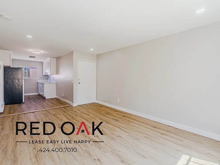 921 W 82nd St #26 — Photo 7