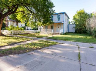 219 E 4th St, Newton, KS 67114
