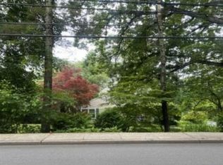 518 Pleasantville Rd, Briarcliff Manor, NY 10510