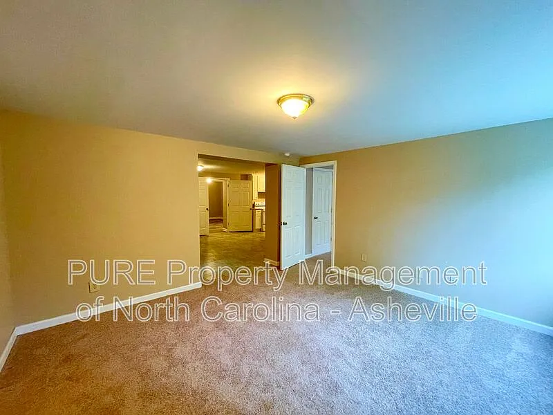3 bed, 1.0 bath, 800 sqft, $1,495 — Photo 3