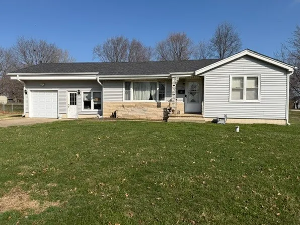 38 E North Court Dr, Decatur, IL 62526