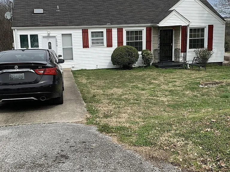 1518 Marwood Ln — Photo 2