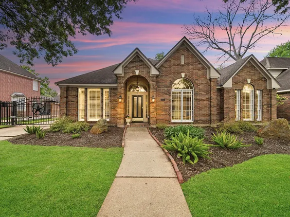 6714 Morningside Dr, Sugar Land, TX 77479