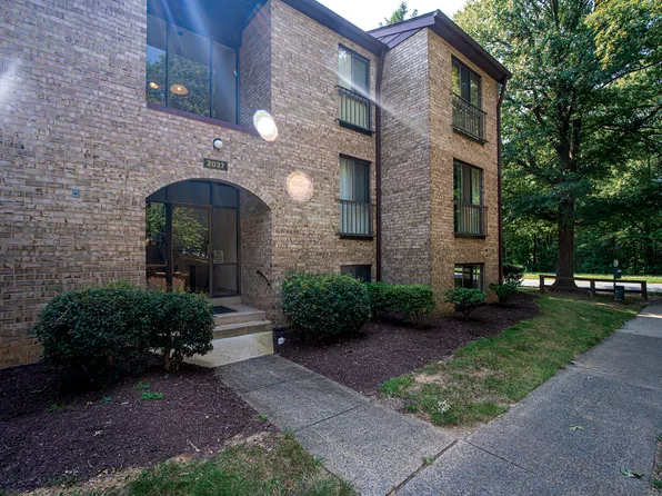 2037 Royal Fern Ct APT 22C, Reston, VA 20191