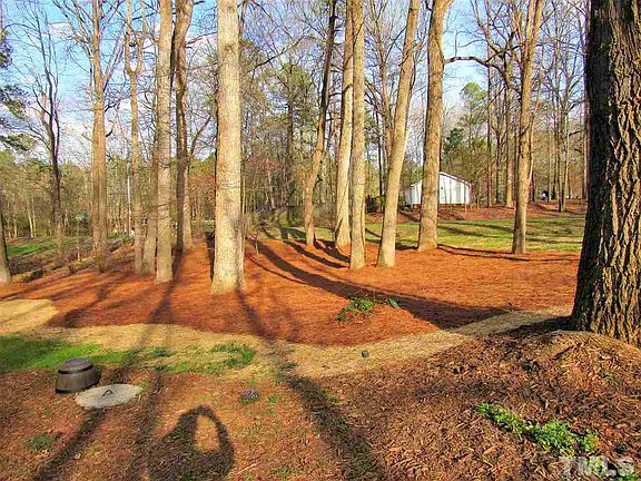 3rd image of 136 Shadow Brook Dr