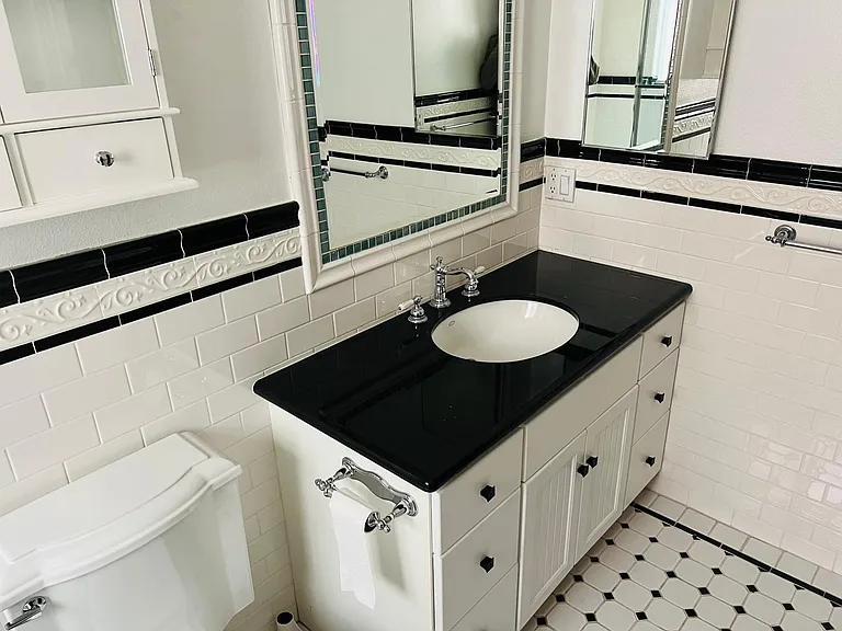 330 N Orange Grove Ave #1/2 — Photo 25