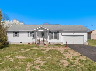 312 Economy Cir, Dandridge, TN 37725