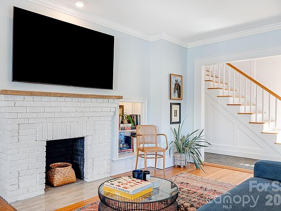 4th image of 22 Kenilwood Pl
