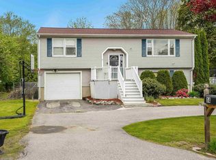 14 Saint Marys Ln, Salem, NH 03079