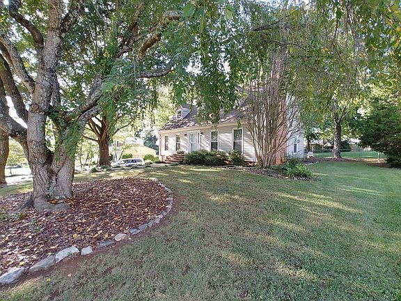 3rd image of 1009 Branchwood Dr