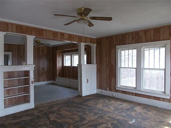 4th image of 2505 Avenue E