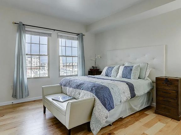 3rd image of 975 N Lincoln St Unit A6k
