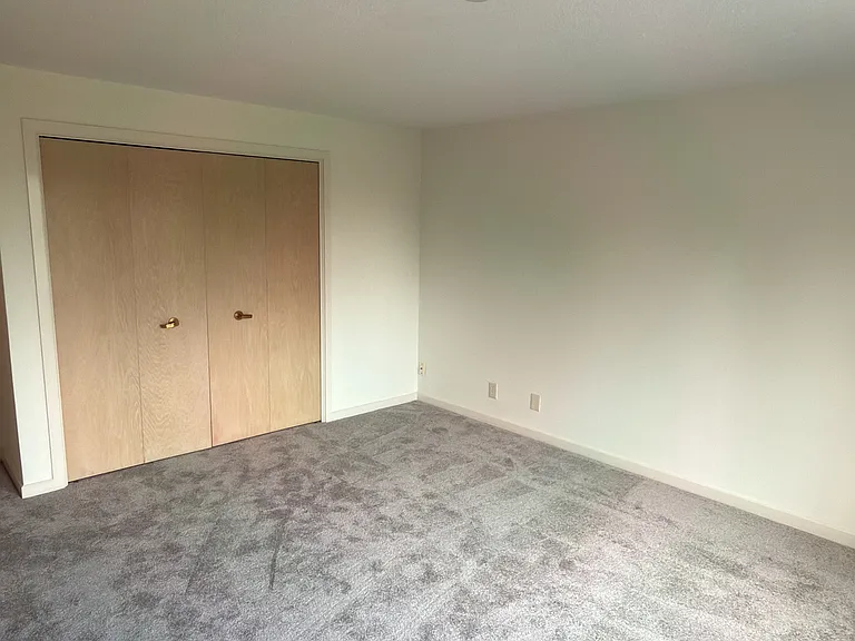 Chelsea Condos — Photo 39