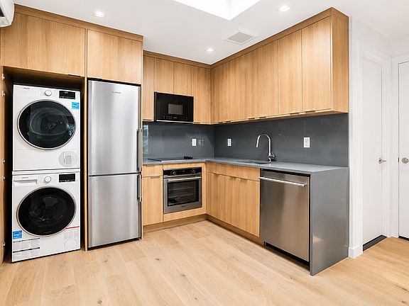 3rd image of 327 Henry St APT 3F