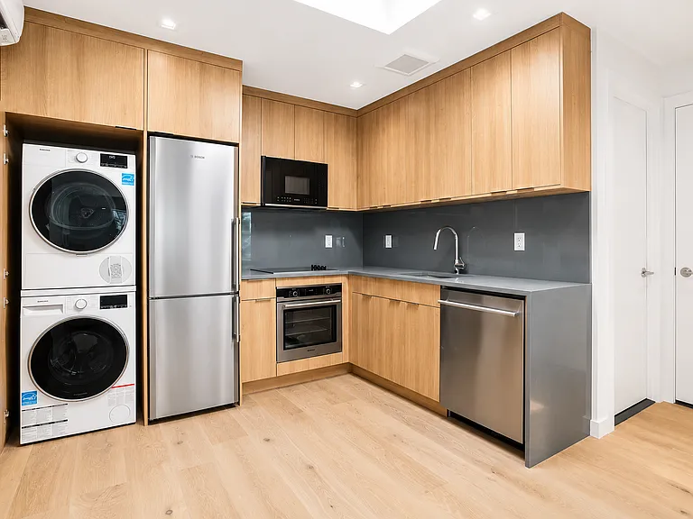 327 Henry St #3F — Photo 3
