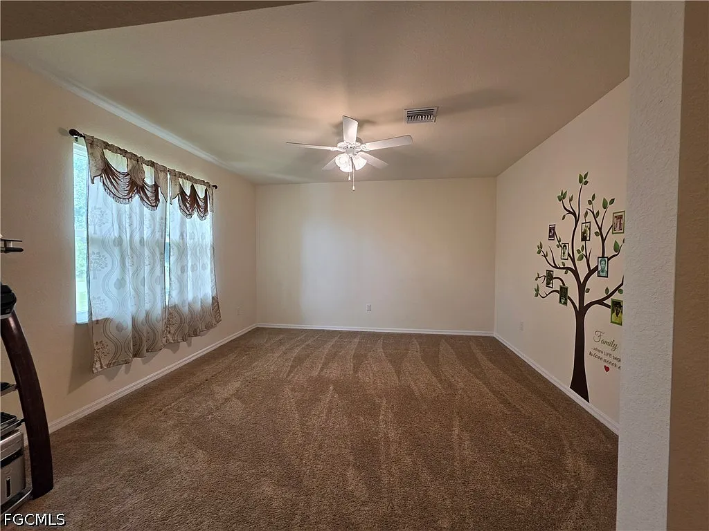 4 bed, 2.0 bath, 2026 sqft, $2,500 — Photo 4