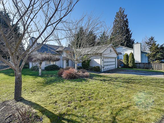 2nd image of 4305 NE 105th St