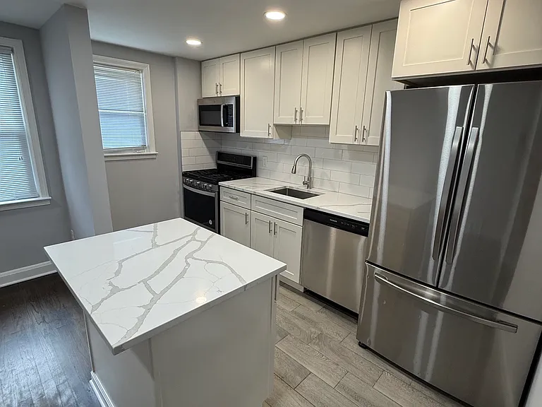 1010 Parksley Ave — Photo 3