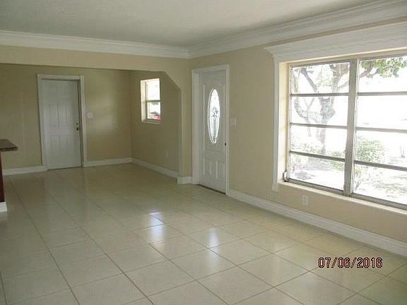 4th image of 4400 NW 194th St