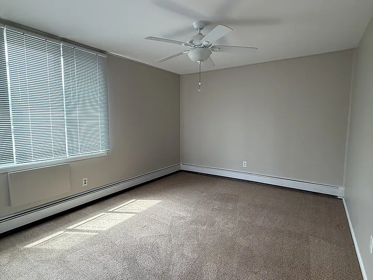2025 E Greenwich Ave — Photo 5