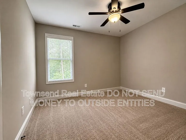 621 Blawell Cir — Photo 24