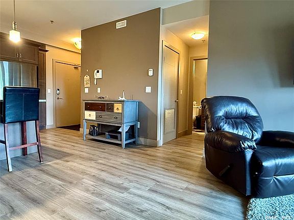 4th image of 121 Willowgrove Cres #122