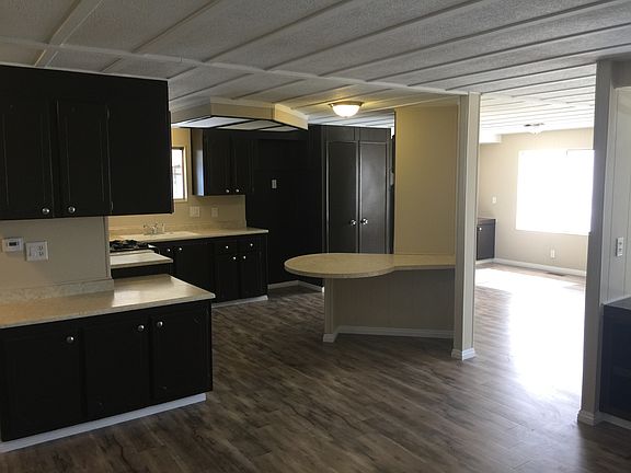 5th image of 24800 Shoreham Ave
