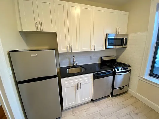 Rented by LRGNY Group, Inc. | media 14