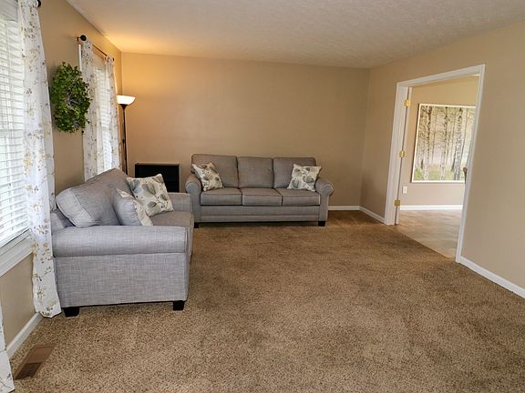 5th image of 14 Belmont Pl W